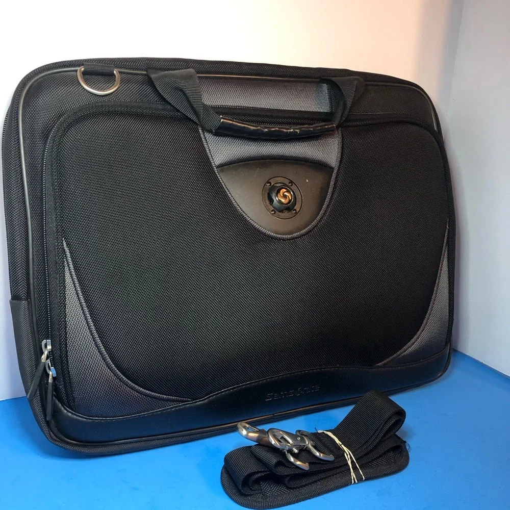 Samsonite Black Messanger Bag/Laptop Bag/Soft Briefcase. Strap Included